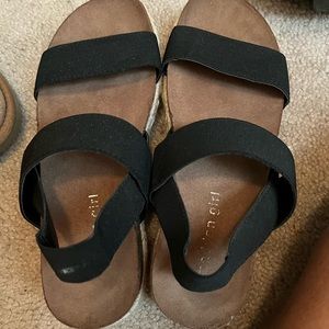 Madden girl sandals size 6